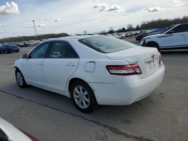 4T1BK3EK4BU628052 - 2011 TOYOTA CAMRY SE WHITE photo 2