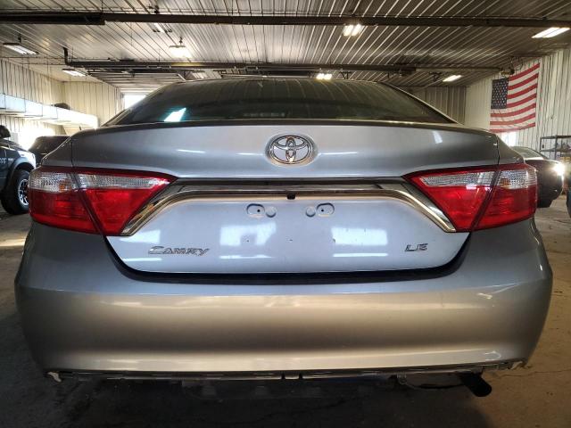 4T4BF1FKXFR483134 - 2015 TOYOTA CAMRY LE SILVER photo 6