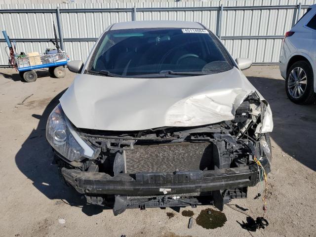 KNAFK4A60F5367973 - 2015 KIA FORTE LX WHITE photo 5