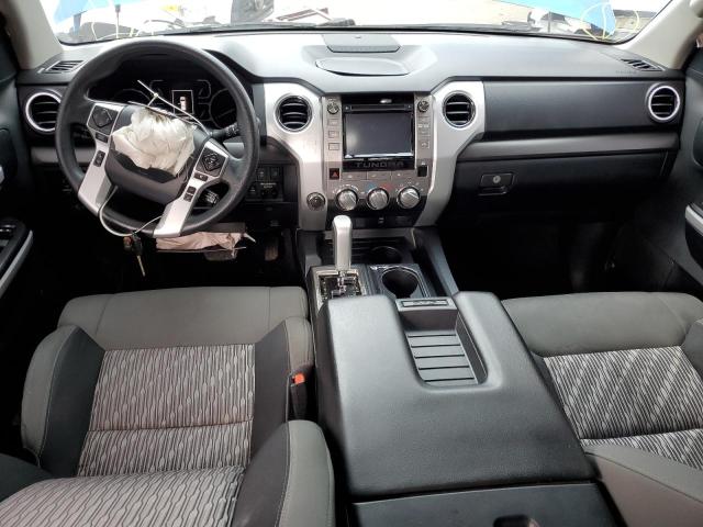 5TFUY5F1XJX718722 - 2018 TOYOTA TUNDRA DOUBLE CAB SR/SR5 BLUE photo 8