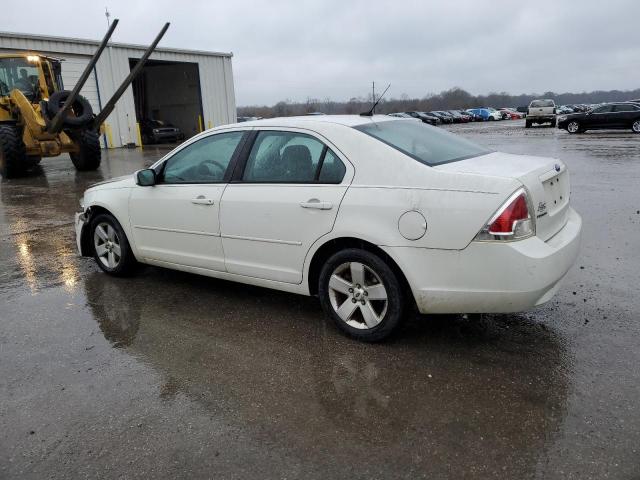 3FAHP07Z38R143349 - 2008 FORD FUSION SE WHITE photo 2