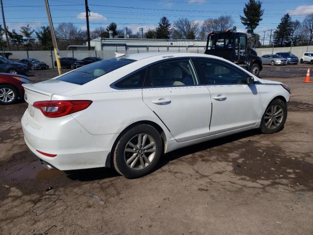 5NPE24AF3FH156345 - 2015 HYUNDAI SONATA SE WHITE photo 3