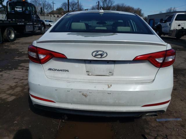 5NPE24AF3FH156345 - 2015 HYUNDAI SONATA SE WHITE photo 6