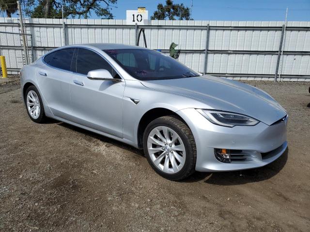 5YJSA1E12HF177935 - 2017 TESLA MODEL S ვერცხლისფერი ფოტო 4