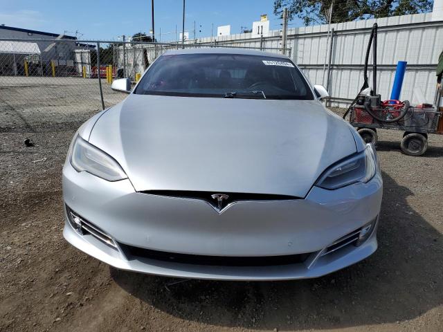 5YJSA1E12HF177935 - 2017 TESLA MODEL S ვერცხლისფერი ფოტო 5