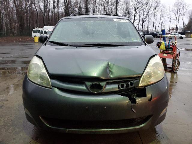 5TDYK4CC8AS313869 - 2010 TOYOTA SIENNA XLE GRAY photo 5