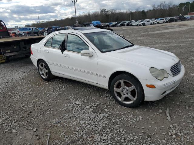 WDBRF61JX2F230305 - 2002 MERCEDES-BENZ C 240 WHITE photo 4