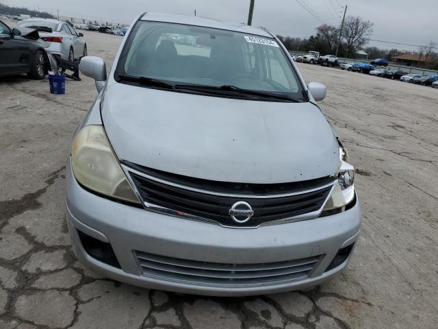 3N1BC1CP3BL380037 - 2011 NISSAN VERSA S SILVER photo 5