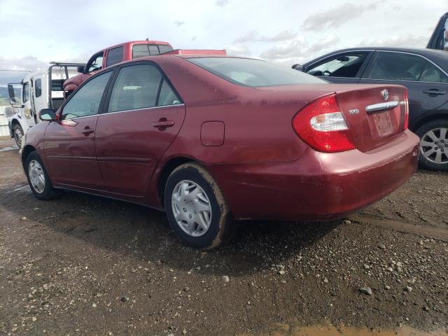 JTDBE32K520118932 - 2002 TOYOTA CAMRY LE RED photo 2