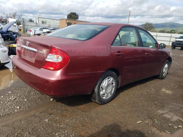 JTDBE32K520118932 - 2002 TOYOTA CAMRY LE RED photo 3