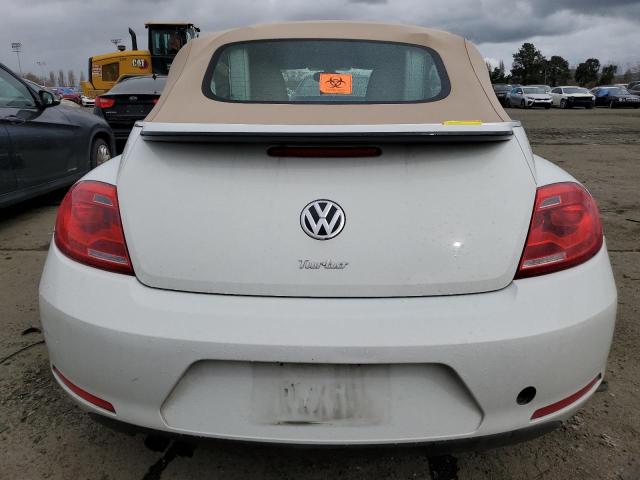 3VW517AT6GM806983 - 2016 VOLKSWAGEN BEETLE S/SE WHITE photo 6