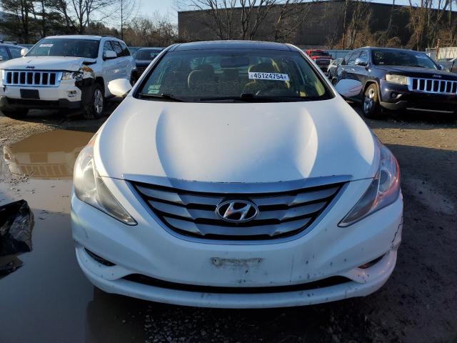 5NPEC4AB4DH656277 - 2013 HYUNDAI SONATA SE WHITE photo 5