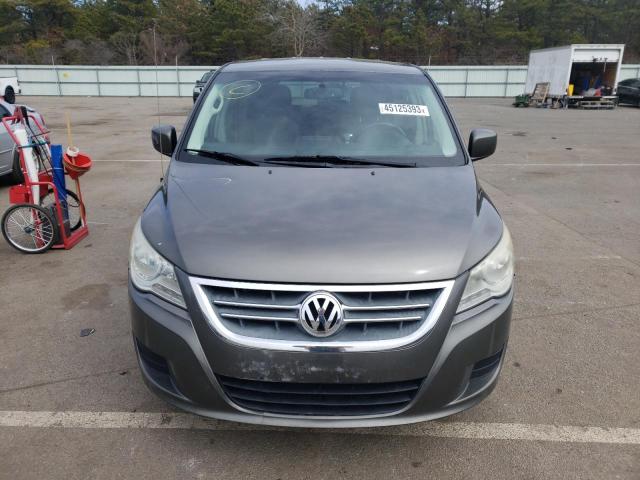 2V4RW3D12AR294718 - 2010 VOLKSWAGEN ROUTAN SE GRAY photo 5