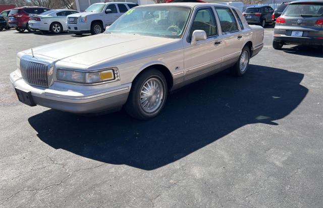 1LNLM82W4SY705014 - 1995 LINCOLN TOWN CAR SIGNATURE GOLD photo 2