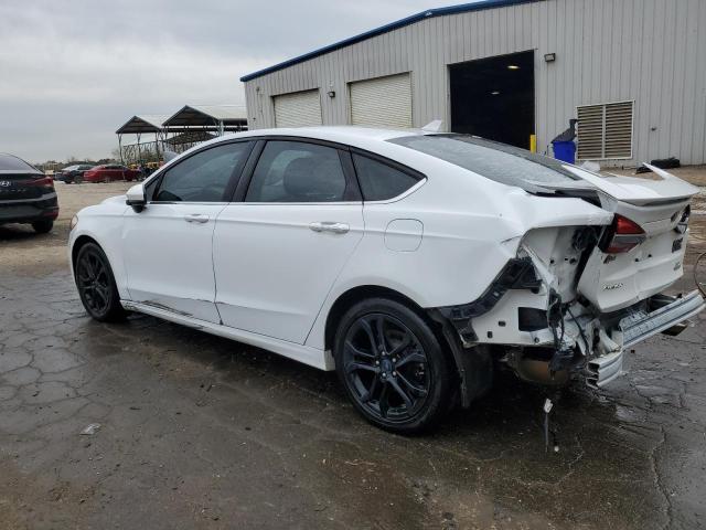 3FA6P0HD7KR246114 - 2019 FORD FUSION SE WHITE photo 2