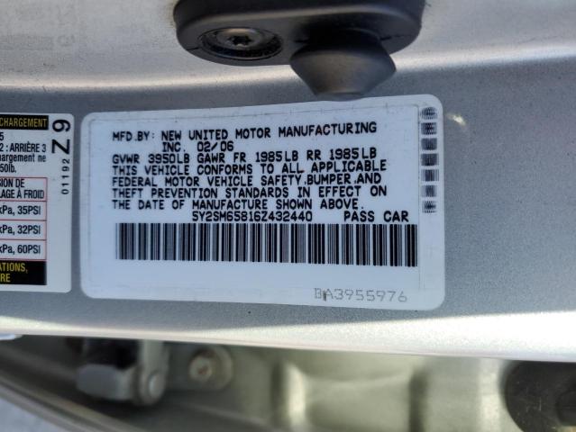 5Y2SM65816Z432440 - 2006 PONTIAC VIBE SILVER photo 12