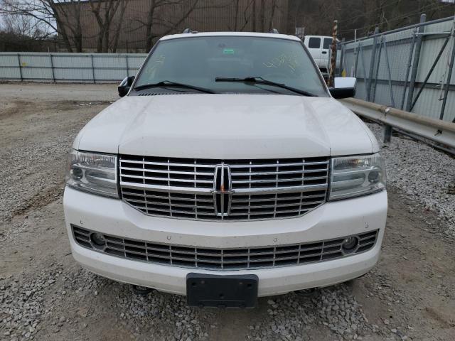 5LMJJ2J59EEL02803 - 2014 LINCOLN NAVIGATOR Weiß Foto 5