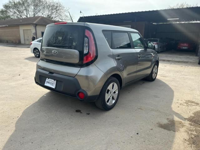 KNDJN2A23G7285523 - 2016 KIA SOUL GRAY photo 4