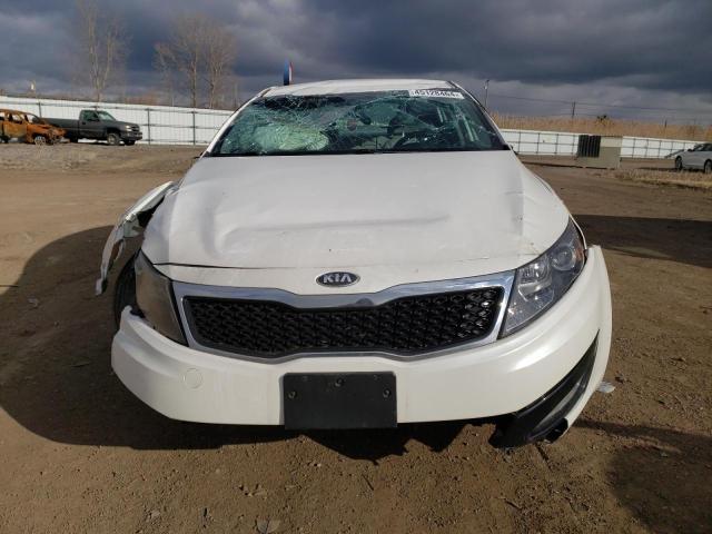 KNAGM4A77D5351810 - 2013 KIA OPTIMA LX WHITE photo 5