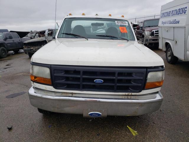 2FDKF37H3TCA52736 - 1996 FORD F350 WHITE photo 5