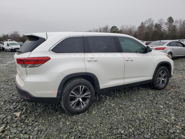 5TDZARFH3KS054026 - 2019 TOYOTA HIGHLANDER LE WHITE photo 3