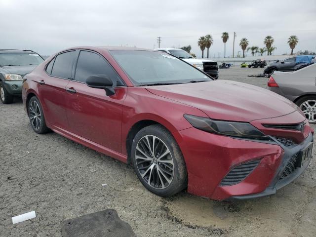 4T1B11HK4JU639344 - 2018 TOYOTA CAMRY L RED photo 4