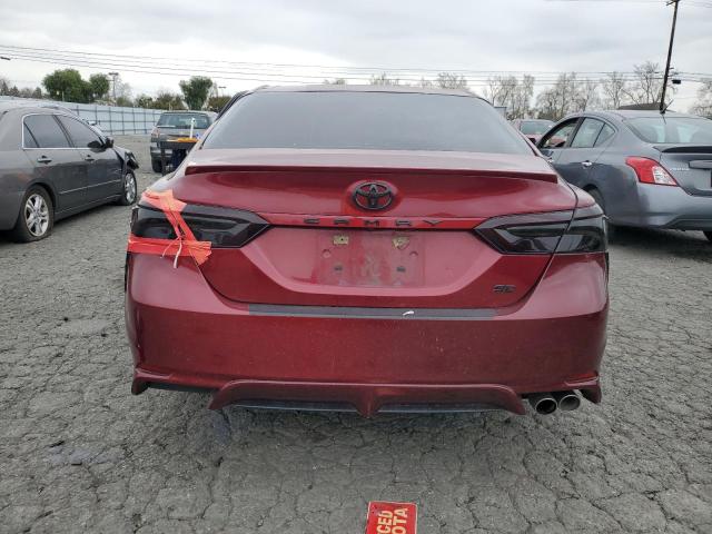 4T1B11HK4JU639344 - 2018 TOYOTA CAMRY L RED photo 6