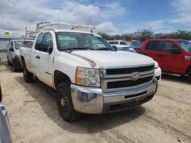 1GCHK49K29E105096 - 2009 CHEVROLET SILVERADO2 K2500 HEAVY DUTY WHITE photo 4