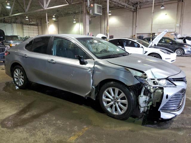 4T1C11AK3LU886923 - 2020 TOYOTA CAMRY LE SILVER photo 4