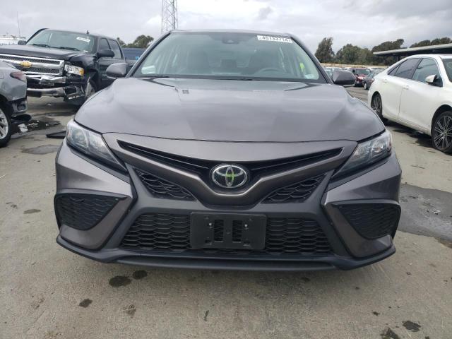 4T1G11AK9PU773856 - 2023 TOYOTA CAMRY SE NIGHT SHADE GRAY photo 5