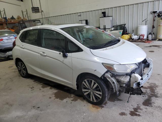 JHMGK5H70GX028940 - 2016 HONDA FIT EX WHITE photo 4