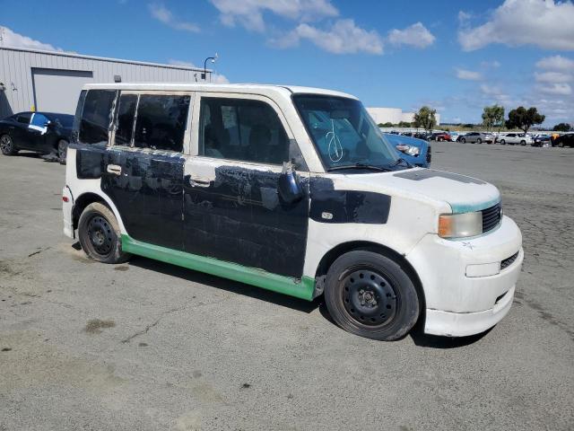 JTLKT324964078669 - 2006 TOYOTA SCION XB Blanco foto 4