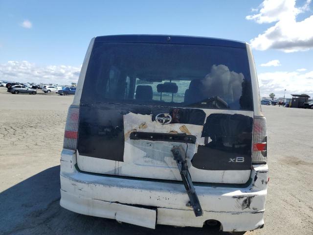 JTLKT324964078669 - 2006 TOYOTA SCION XB Blanco foto 6