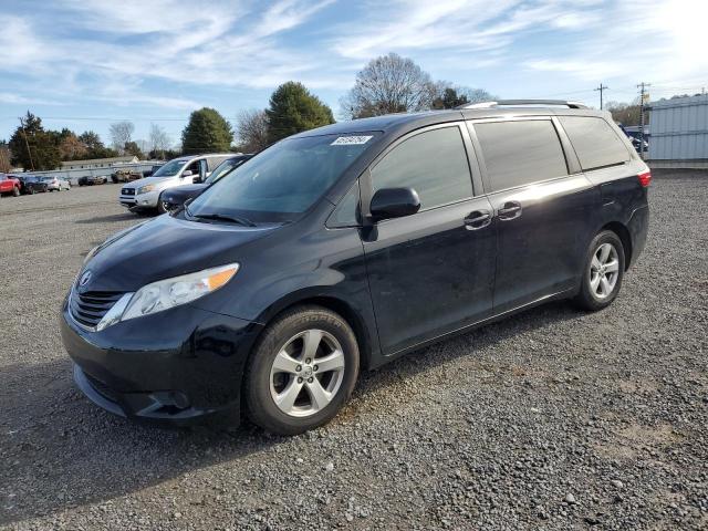 2015 TOYOTA SIENNA LE, 