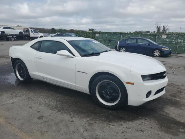 2G1FA1E38C9135777 - 2012 CHEVROLET CAMARO LS WHITE photo 4