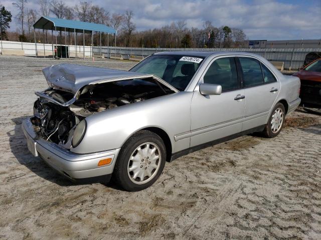 WDBJF55F7VA388485 - 1997 MERCEDES-BENZ E 320 SILVER photo 1