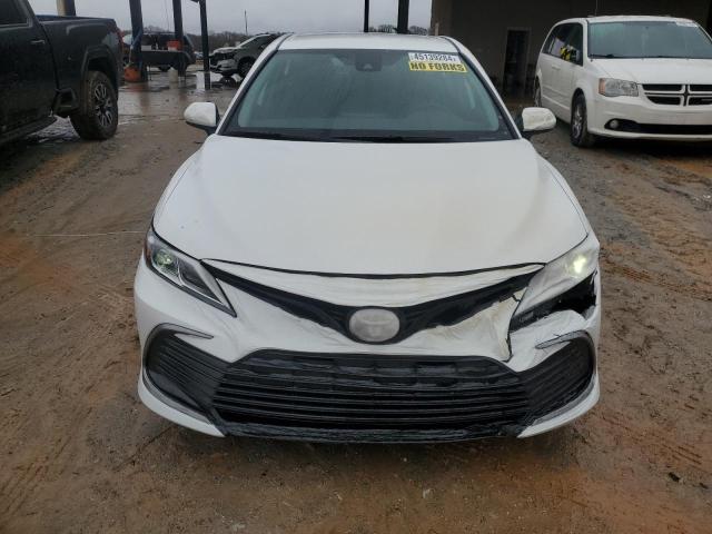 4T1C11AKXPU742503 - 2023 TOYOTA CAMRY LE WHITE photo 5