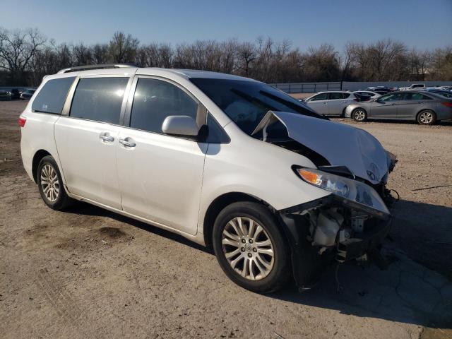 5TDYK3DC0FS648513 - 2015 TOYOTA SIENNA XLE WHITE photo 4