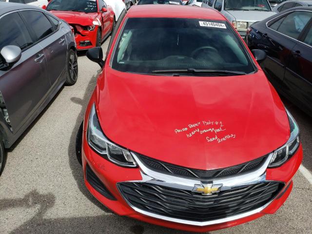 1G1BJ5SM5K7104702 - 2019 CHEVROLET CRUZE RED photo 5