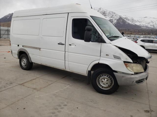 WD0PD644065913184 - 2006 DODGE SPRINTER 2500 WHITE photo 4