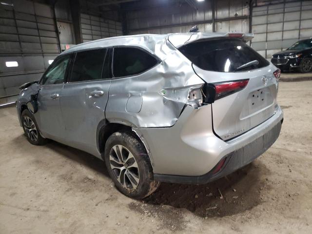 5TDGZRAH3NS554165 - 2022 TOYOTA HIGHLANDER XLE SILVER photo 2