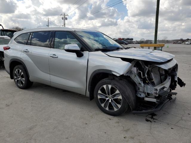 5TDGZRBH8MS546754 - 2021 TOYOTA HIGHLANDER XLE Gümüş foto 4
