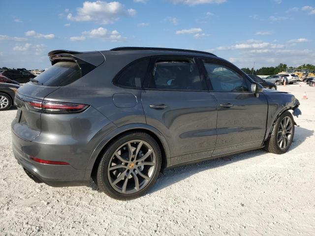 WP1AF2AY1KDA80440 - 2019 PORSCHE CAYENNE TURBO BROWN photo 3