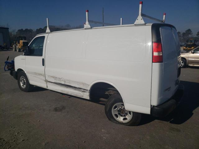 1GCWGFBA2D1105976 - 2013 CHEVROLET EXPRESS G2 WHITE photo 2