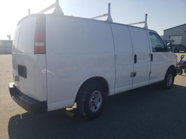 1GCWGFBA2D1105976 - 2013 CHEVROLET EXPRESS G2 WHITE photo 3