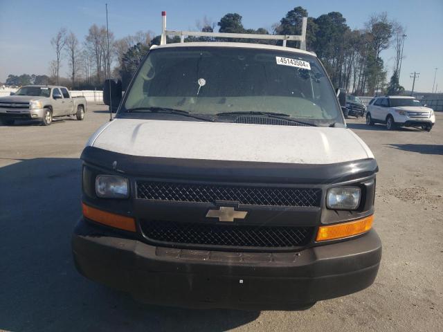 1GCWGFBA2D1105976 - 2013 CHEVROLET EXPRESS G2 WHITE photo 5