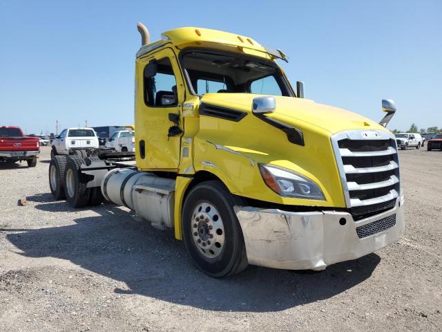 2020 FREIGHTLINER CASCADIA 1, null