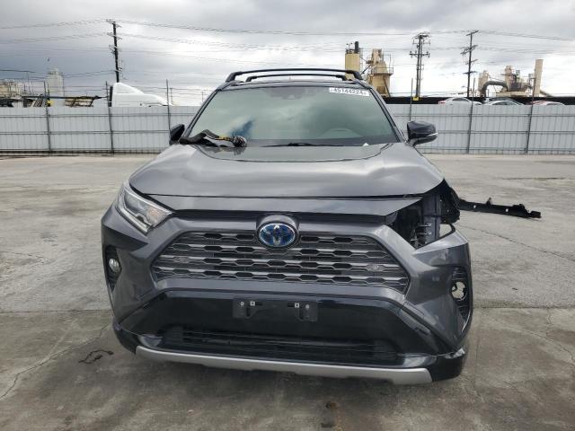 JTMEWRFV4LD543537 - 2020 TOYOTA RAV4 XSE GRAY photo 5