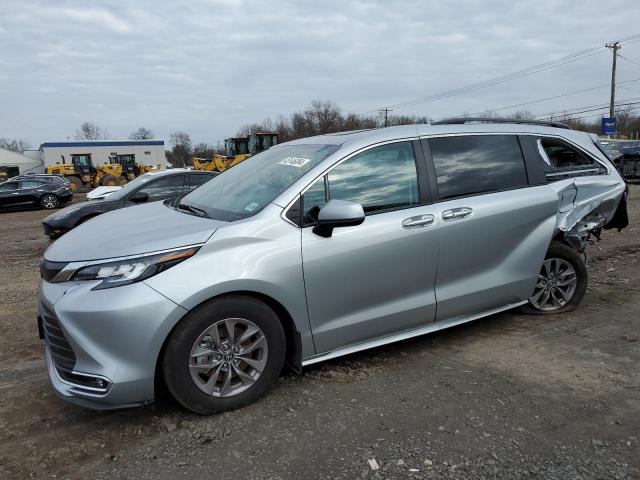 2023 TOYOTA SIENNA XLE, 