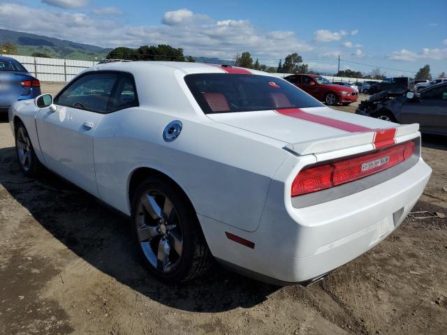 2C3CDYAG7DH728657 - 2013 DODGE CHALLENGER SXT WHITE photo 2